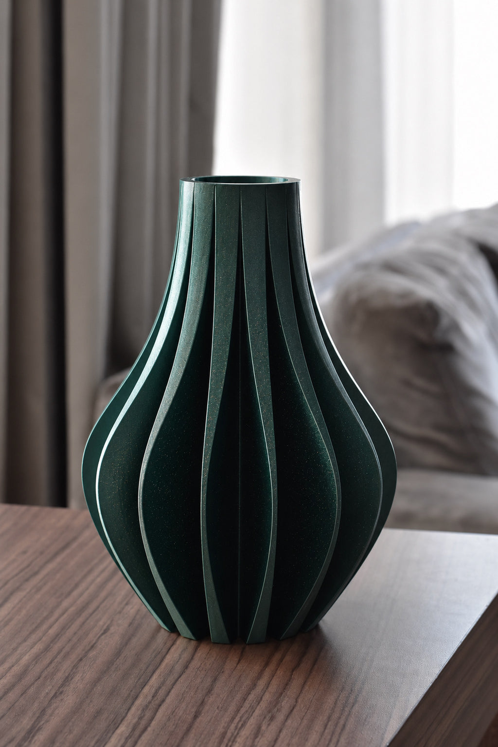 Vase Quiet Drama