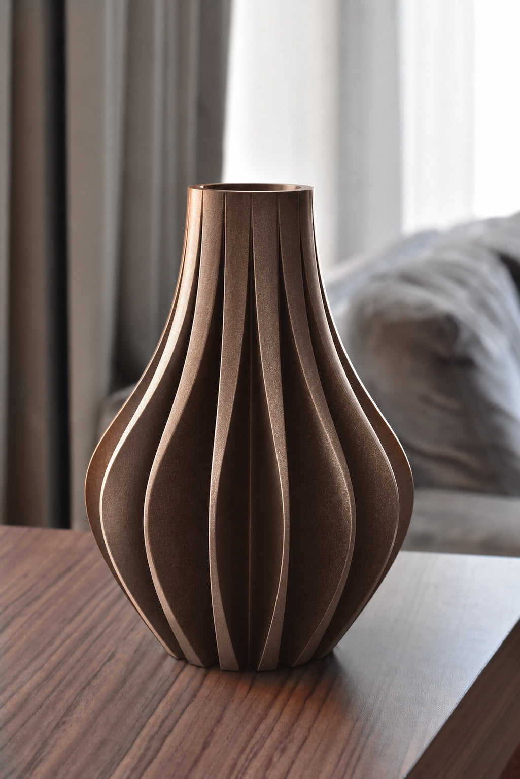 Vase Quiet Drama